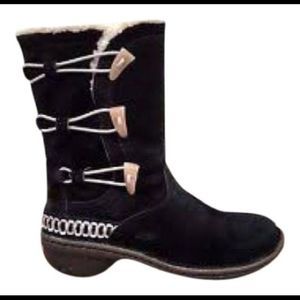 Womens authority UGG AUSTRALIA KONA black suede sheepskin toggle boots  size 8